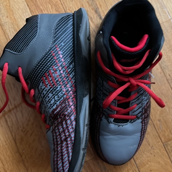 Shaq Tennis Shoes - Picture 3 of 5